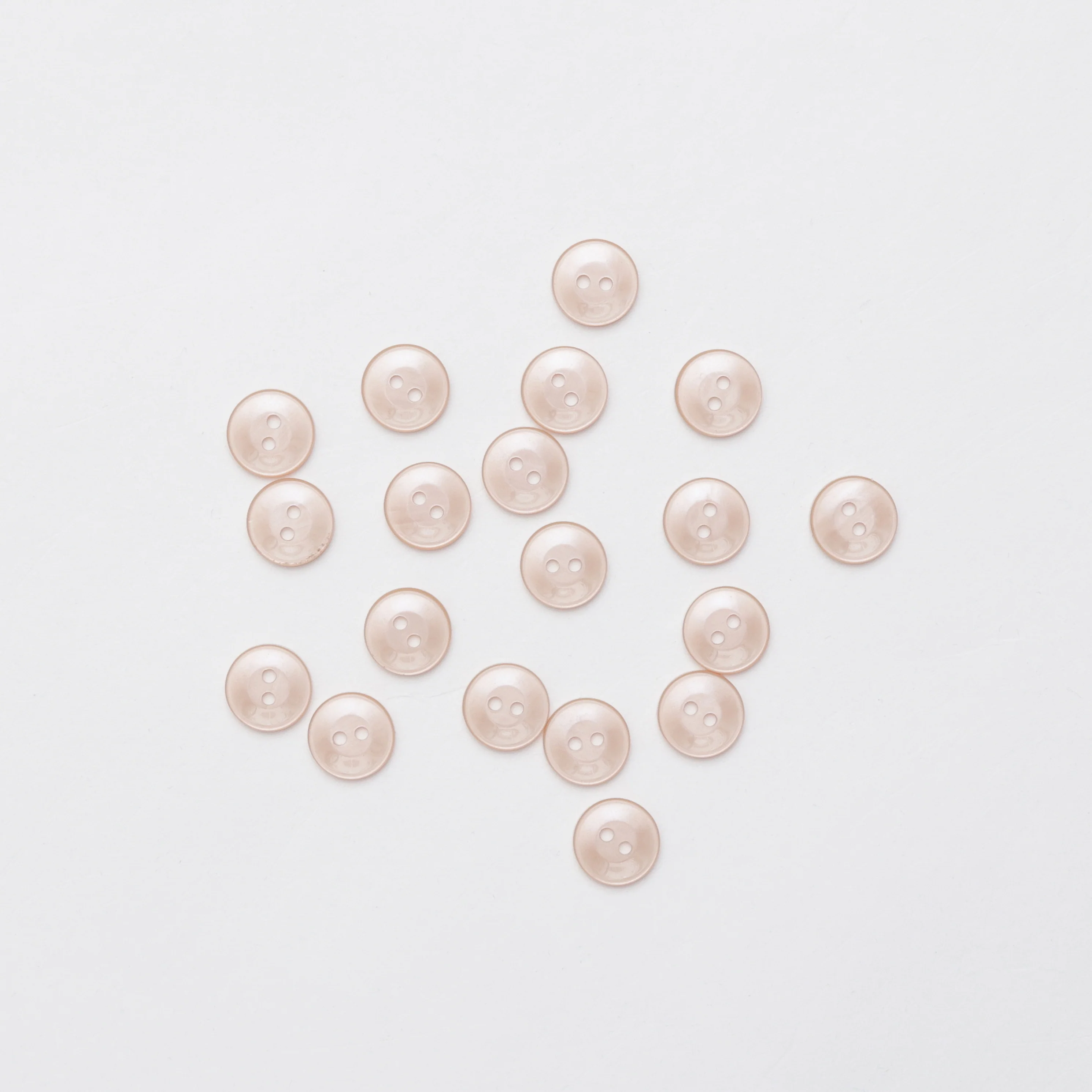 Elan - 2-Hole Button - 14mm - Pearl