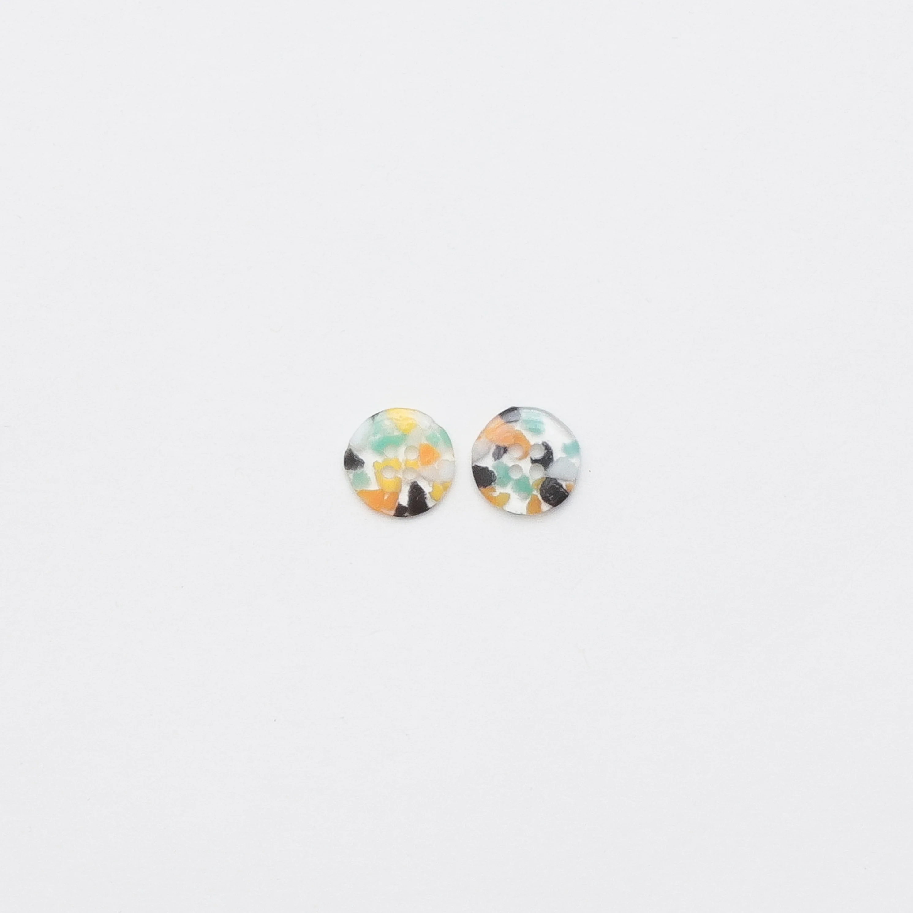 ELAN - 4 Hole Button - 15mm - Speckle - Assorted - Image 5