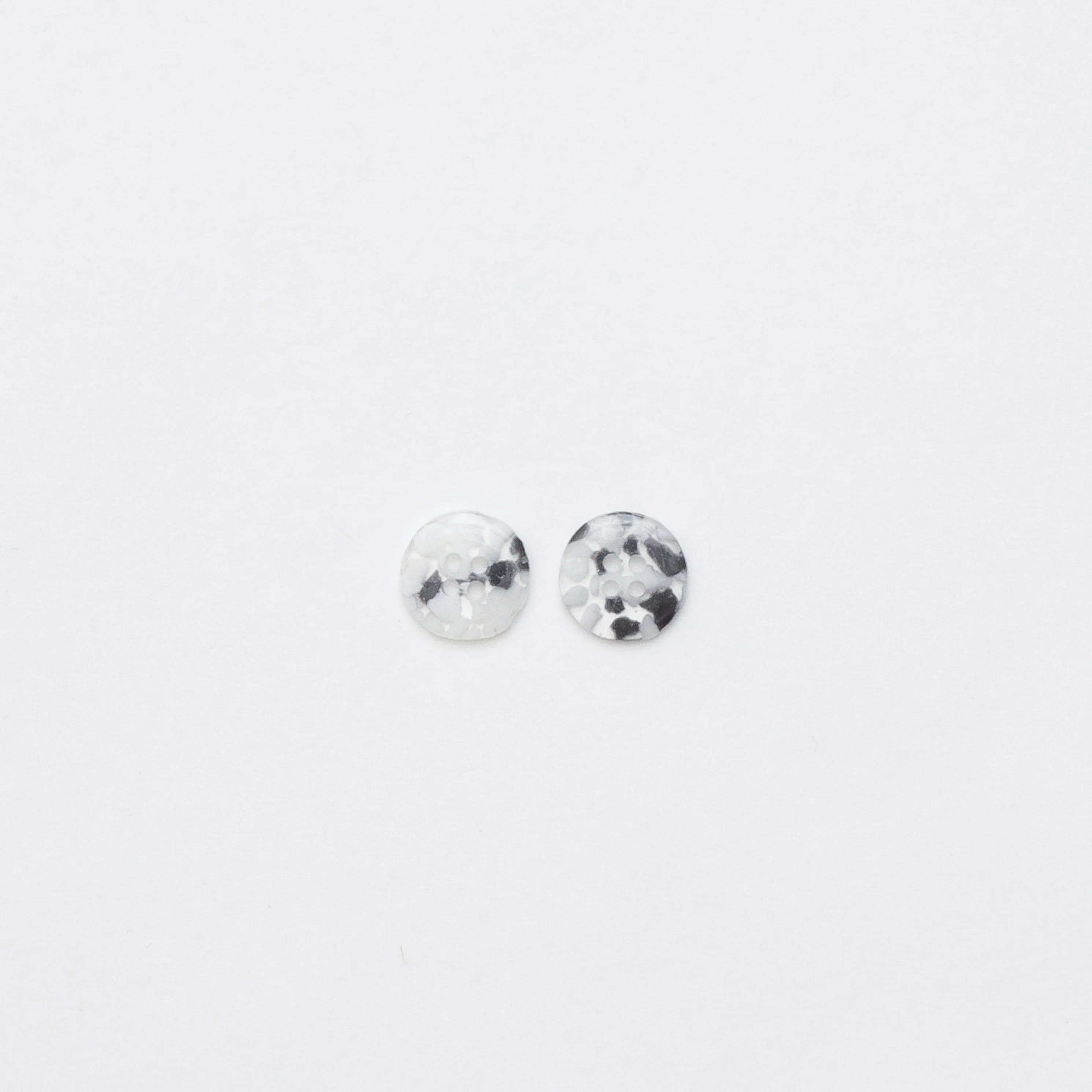 ELAN - 4 Hole Button - 15mm - Speckle - Assorted - Image 7