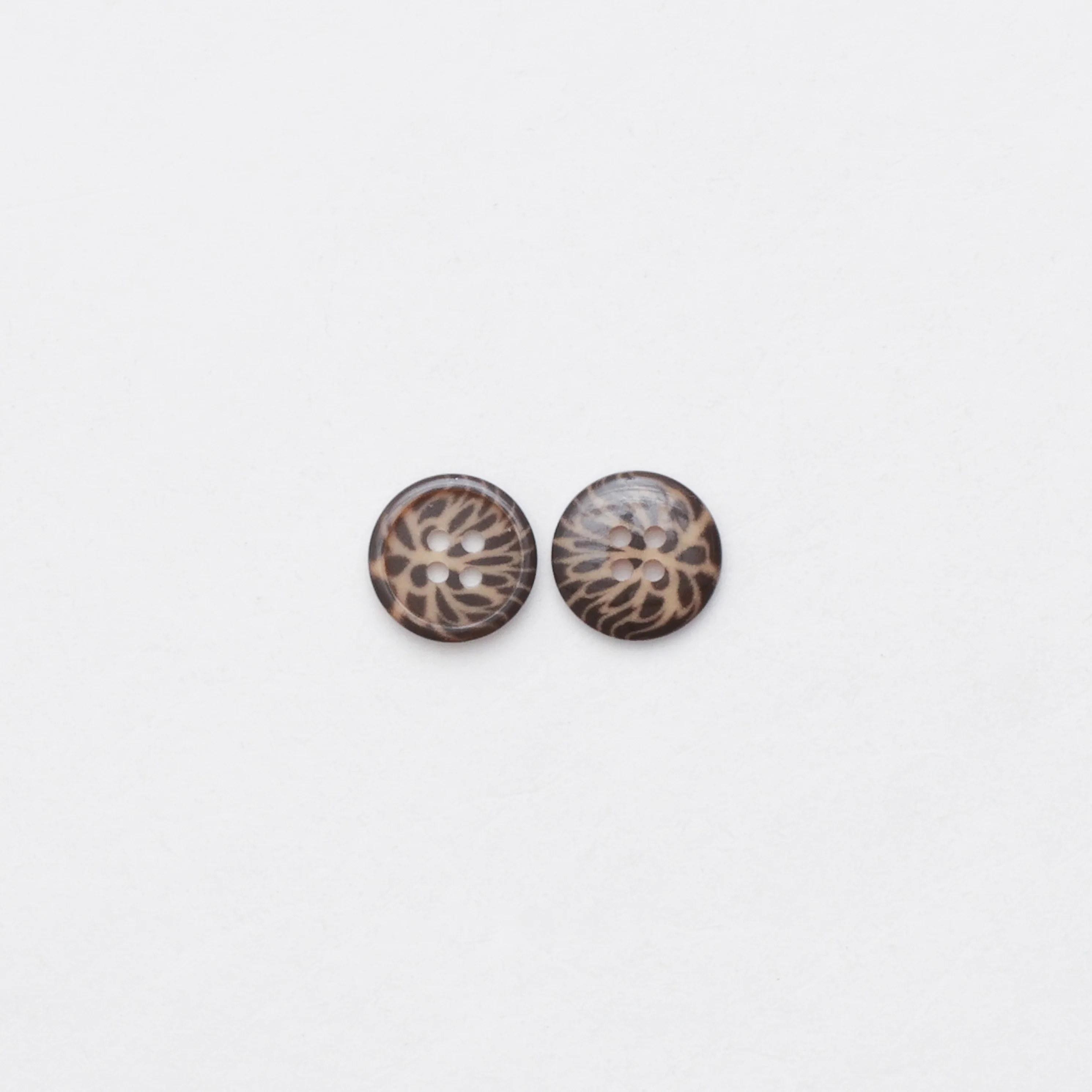 Elan - 4-Hole Button - 15mm - Tan - Image 2