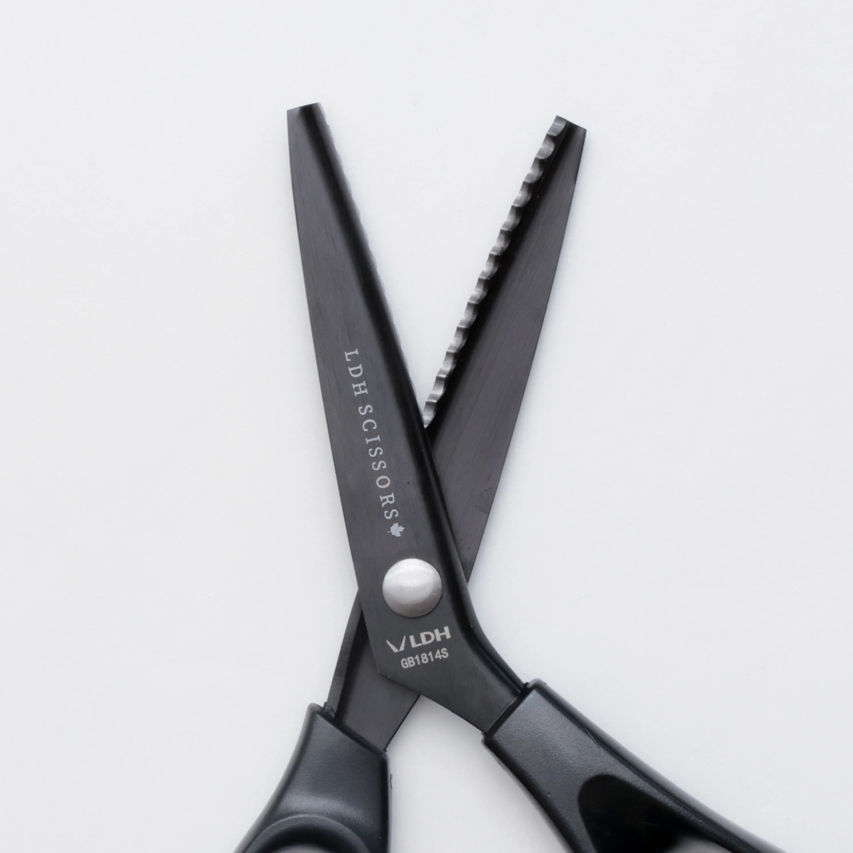 LDH - Scalloped Pinking Shears - Lightweight - Midnight Edition - Image 5