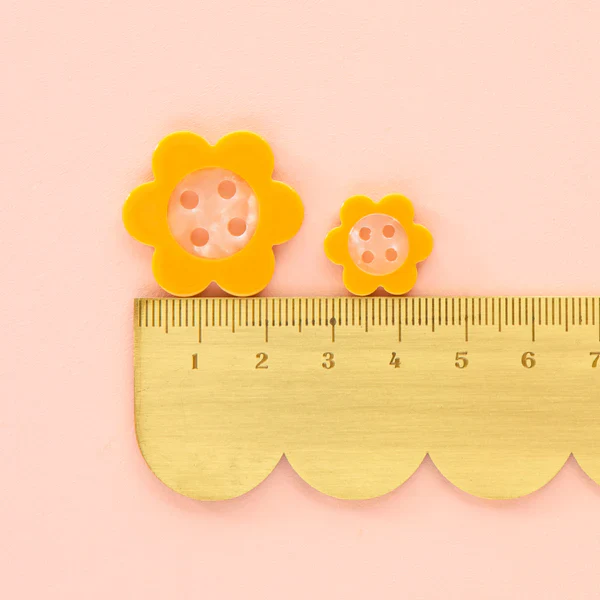 Sarah Hearts - Buttons - Yellow Daisy - Small - Image 3